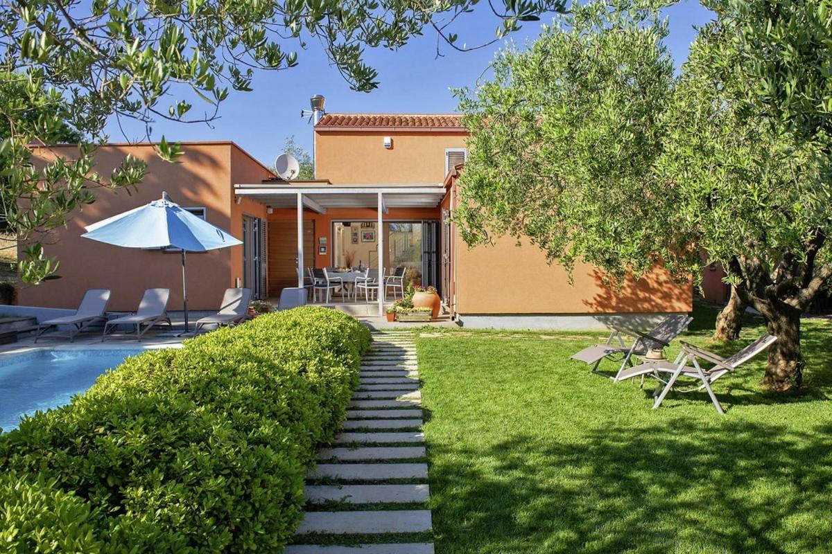 Villa Emili in Medulin - Haus für 4-5 Personen Exterior foto