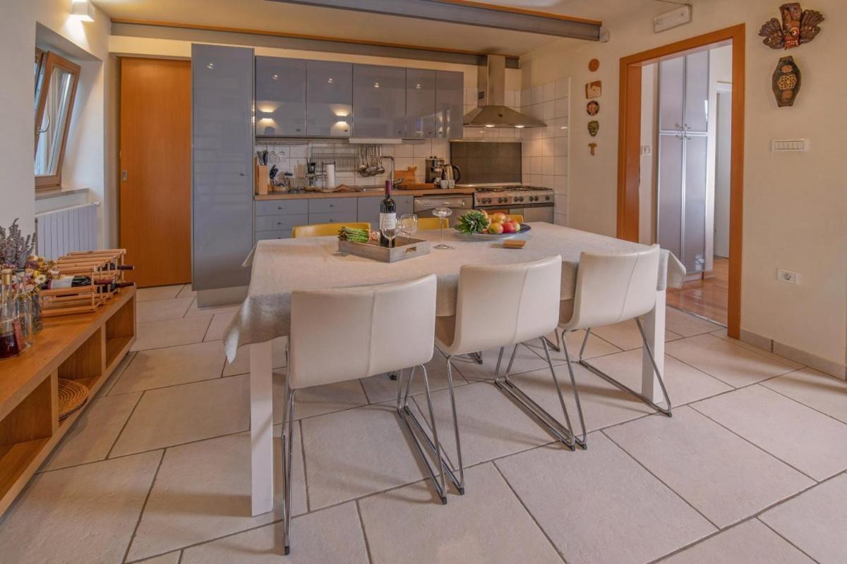 Villa Emili in Medulin - Haus für 4-5 Personen Exterior foto